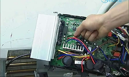 墨脱美的空调电话是多少