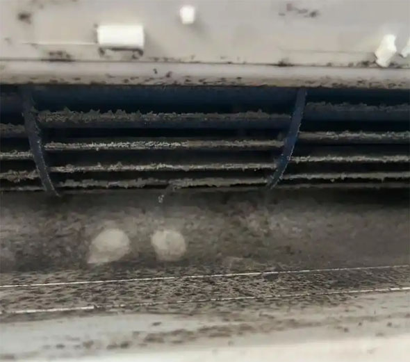 墨脱空调吹的风有股烧焦味是怎么回事